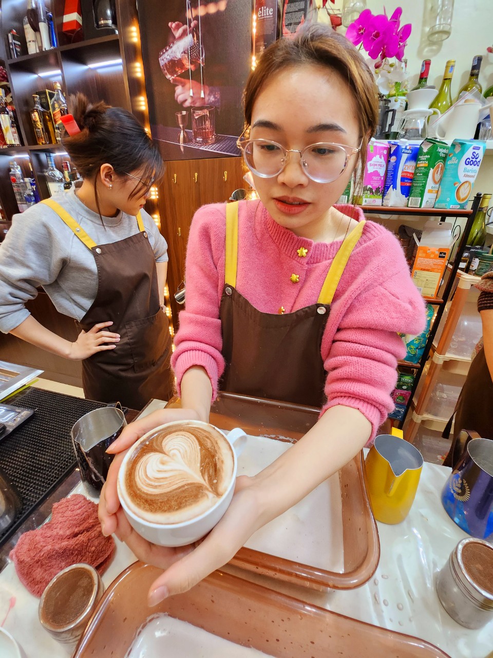 Latte art chuyên nghiệp cho quán cafe