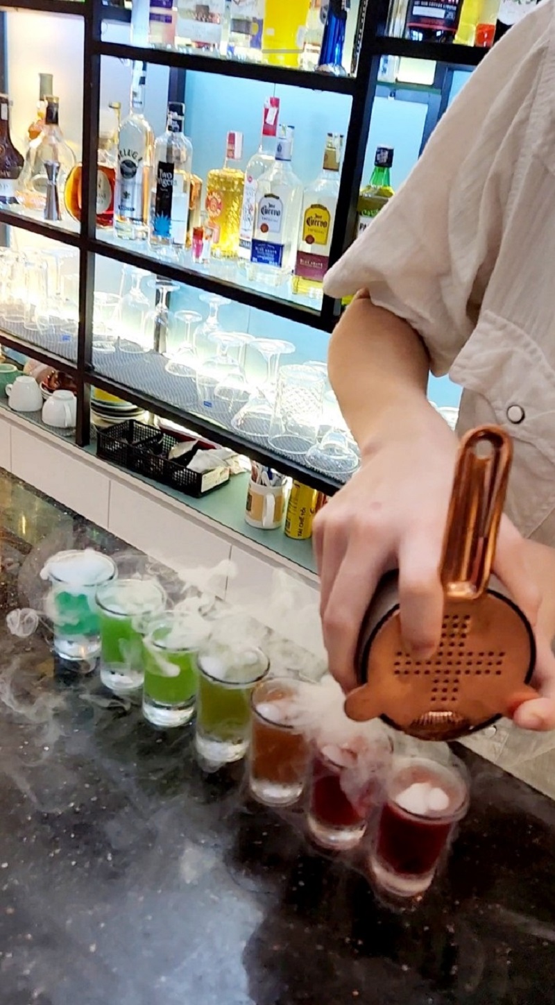 Tự tin pha chế sau khóa học bartender tại Haffee khóa học bartender