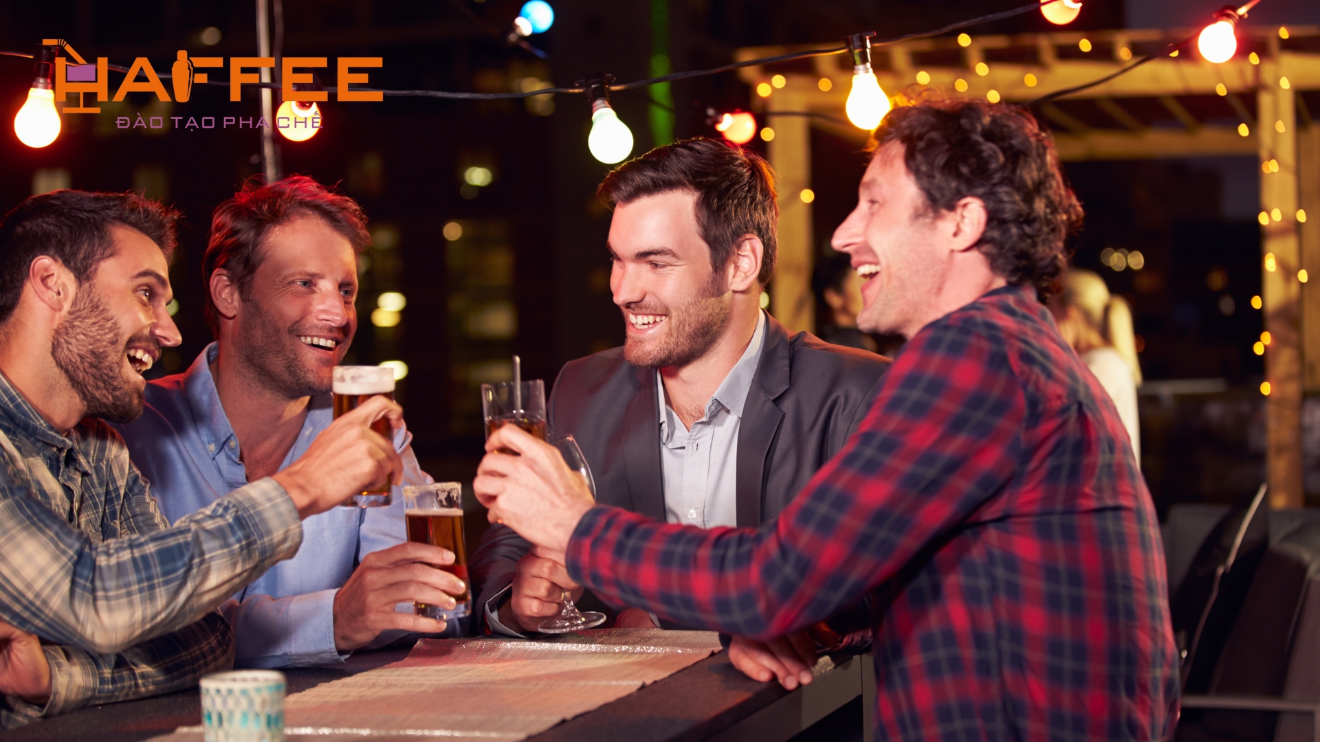Rooftop Pub mang đến sự thoải mái, thư giãn