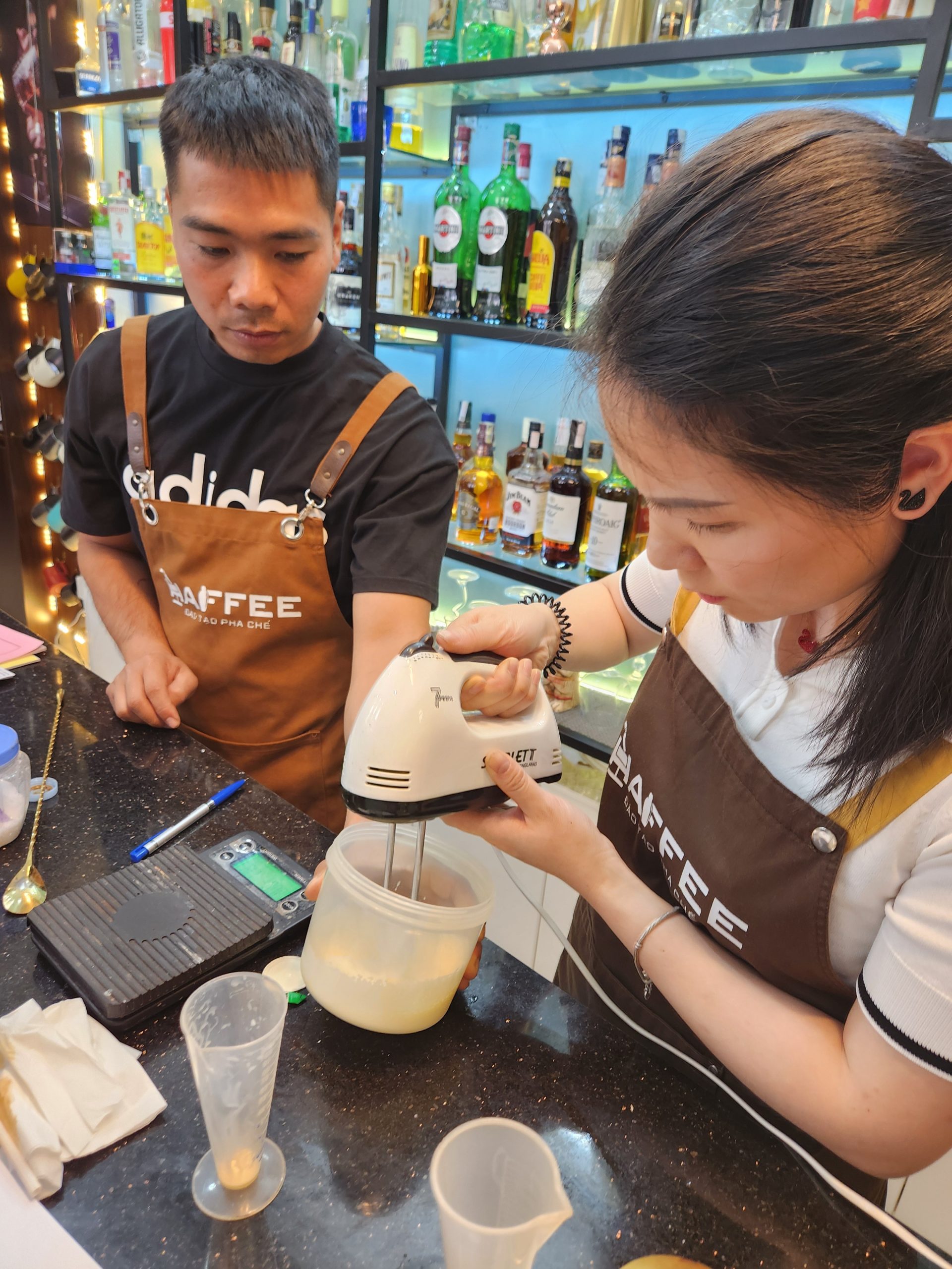 Điều làm nên linh hồn của cafe muối là lớp kem muối được đánh đúng cách