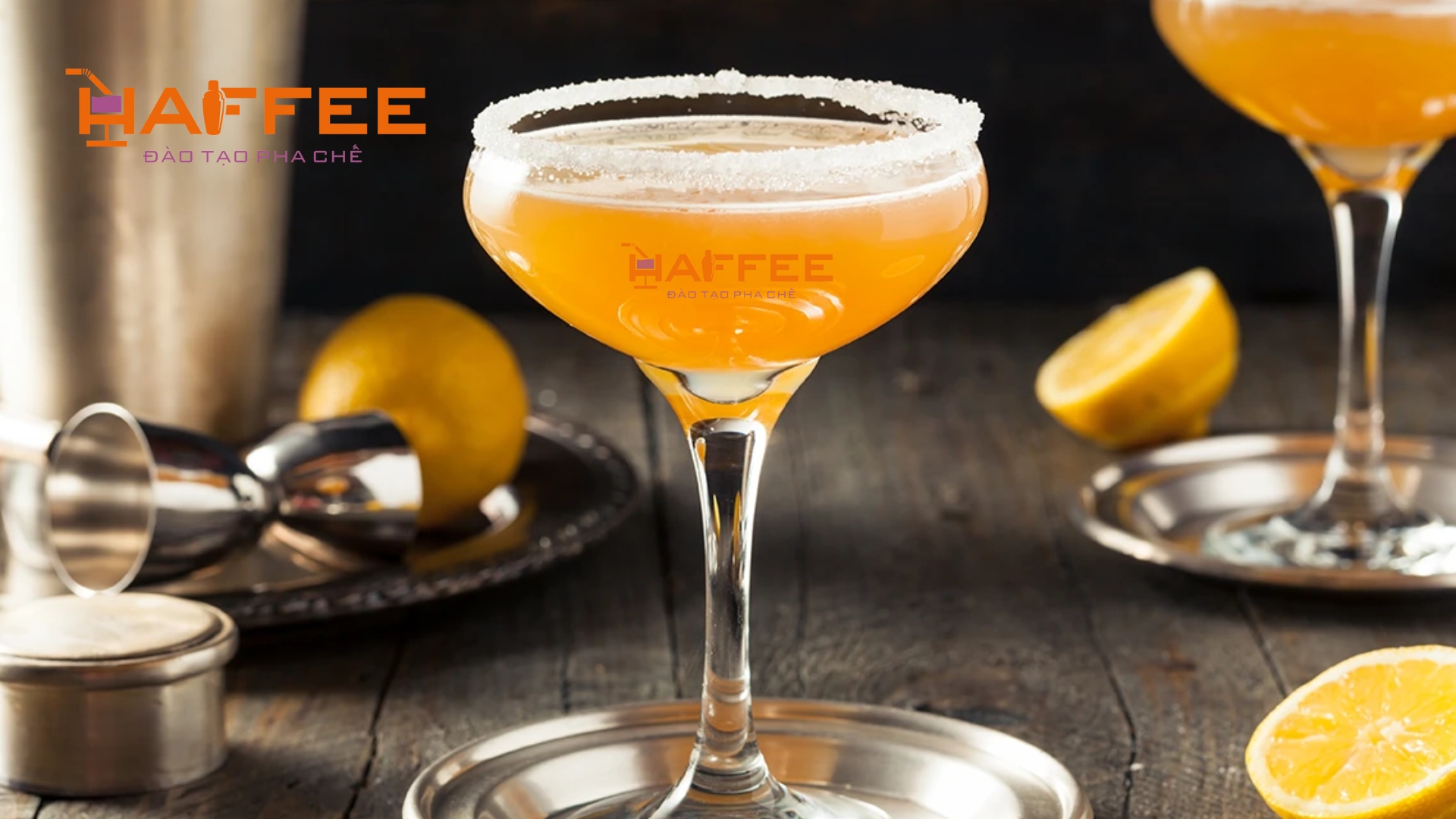 Cocktail Sidecar với viền đường quanh miệng ly mang đến điểm nhấn vừa tinh tế vừa dễ chịu khi thưởng thức