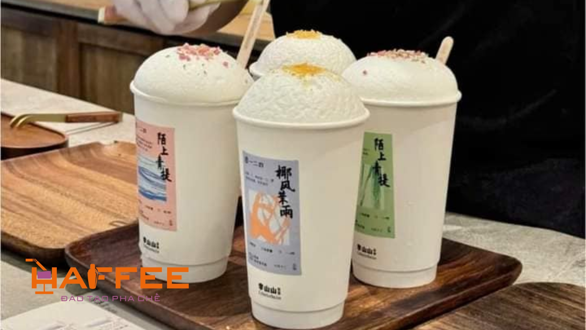Biến tấu kem bông đám mây với hương vị matcha, socola và loạt ý tưởng sáng tạo để làm mới menu đồ uống.
