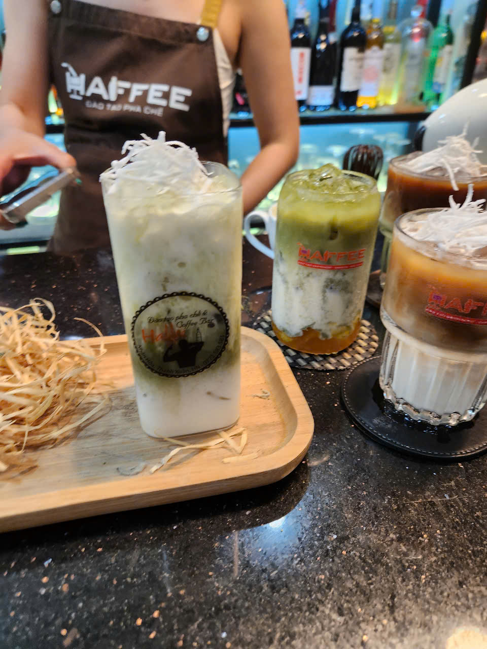 Matcha Coconut Cream là sự kết hợp hoàn hảo giữa vị béo ngậy của kem dừa và hương thơm tinh tế của matcha, tạo nên món uống hot trend hấp dẫn và mượt mà.