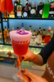 Garnish trở thành ngôn ngữ thẩm mỹ thể hiện cá tính và thương hiệu bartender